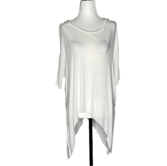 Elan oversized white asymetrical ½ sleeve top - Picture 1 of 9